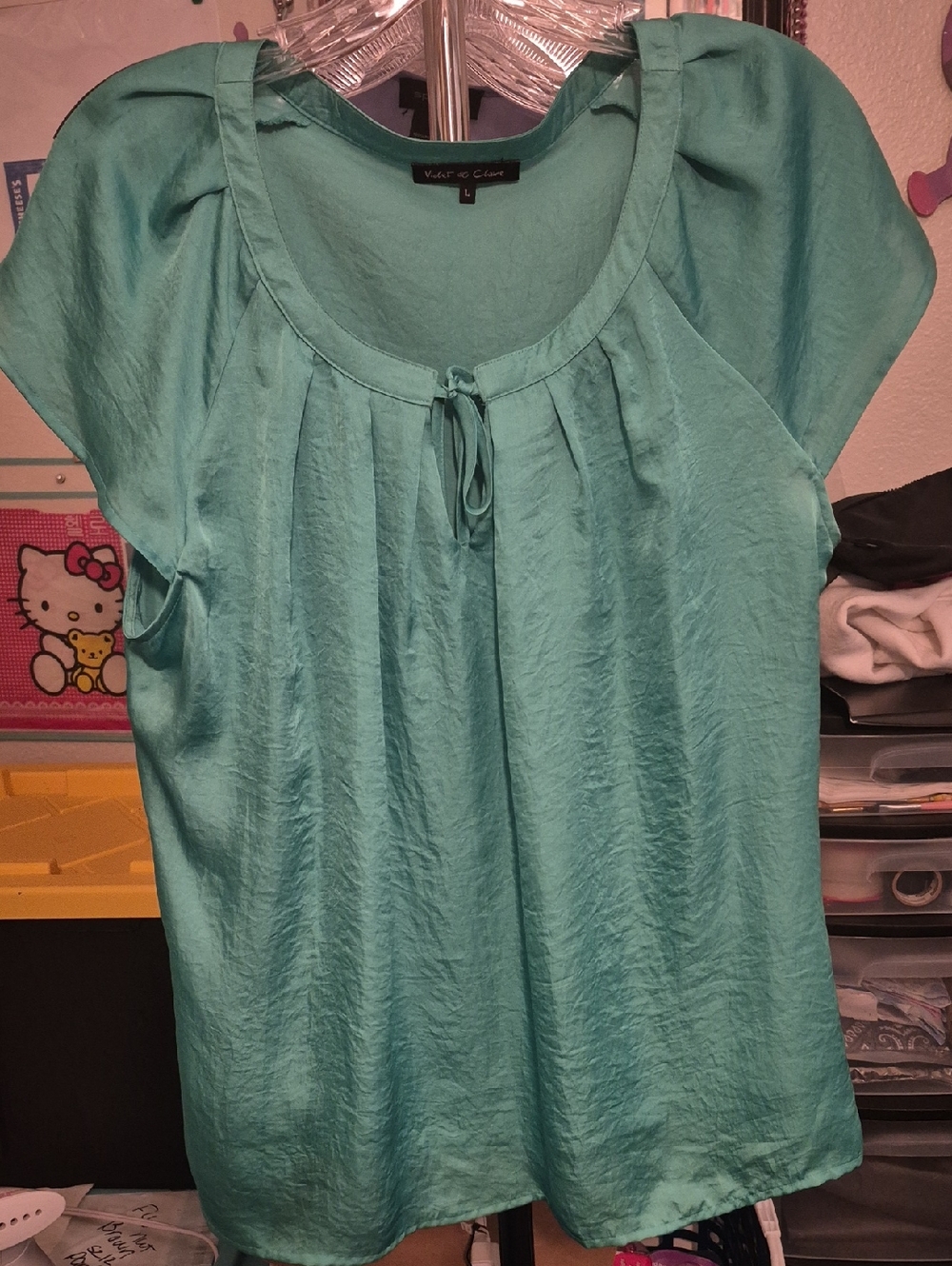 Violet & Claire Green Pleated Tie Scoop Neck Cap Sleeve Flowey Blouse Sz Large